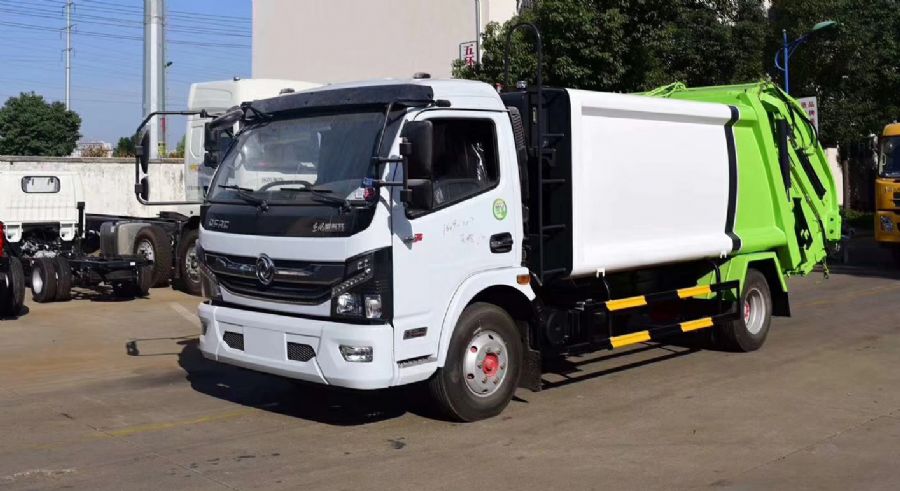 日產(chǎn)發(fā)動(dòng)機(jī)8方壓縮垃圾車(chē)