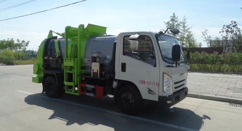 國(guó)六江鈴4.5方餐廚垃圾車(chē)