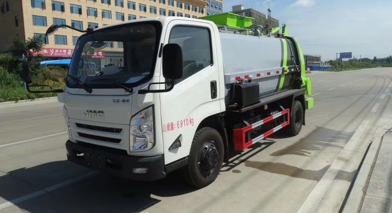 國(guó)六江鈴4.5方餐廚垃圾車(chē)