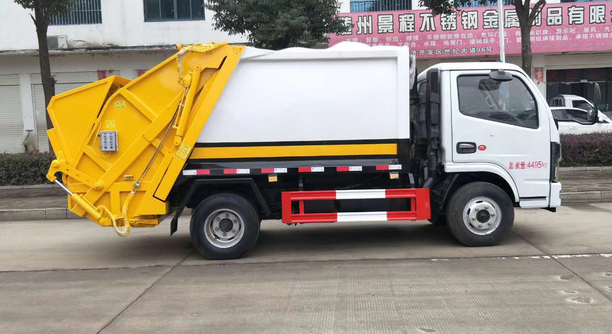 國(guó)六多利卡 6方壓縮式垃圾車(chē)