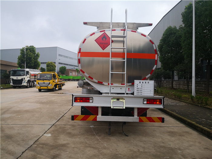 解放27方鋁合金運(yùn)油車(chē)