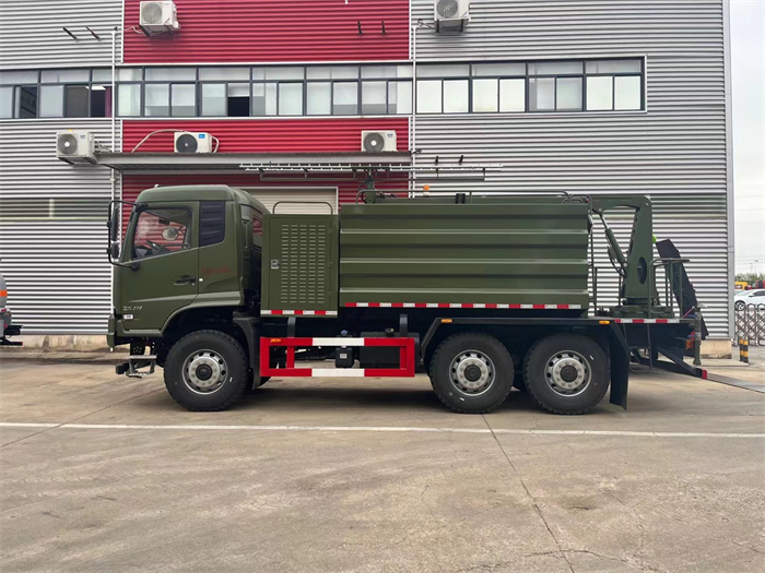 東風(fēng)天錦光伏板、鐵路清洗車(chē)