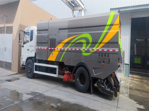 東風(fēng)天錦道路污染清除車(chē)（深度保潔車(chē)）